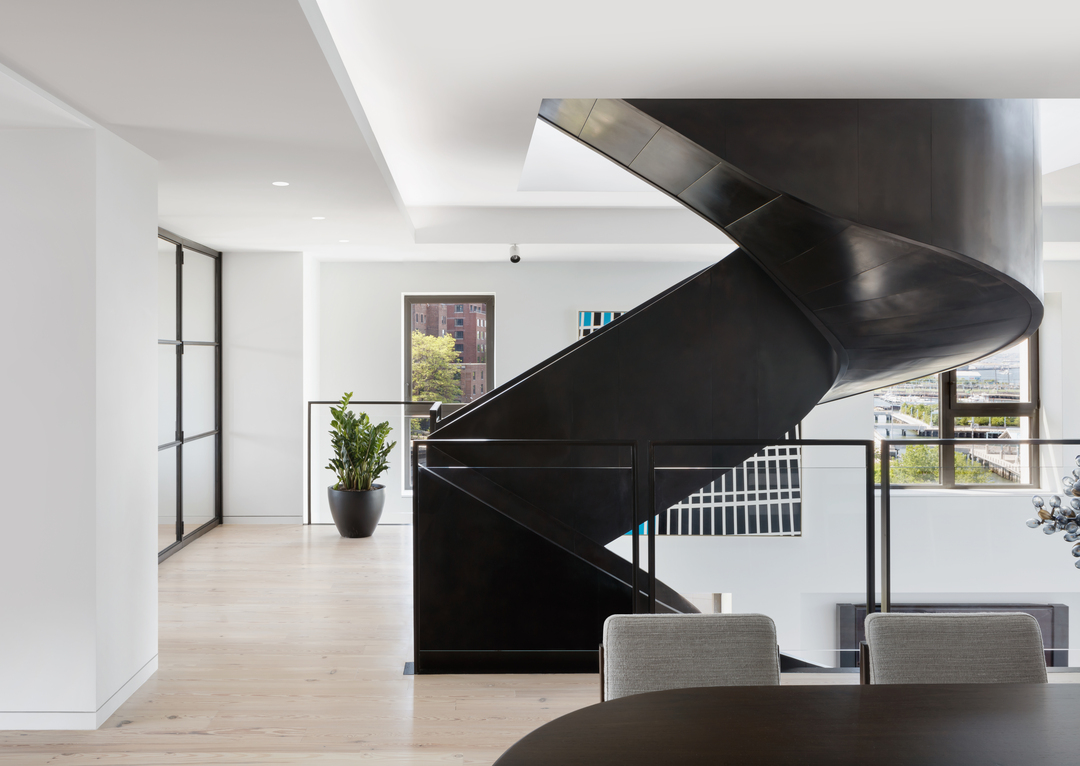 SCULPTURAL STAIRCASE IN THE NEW YORK SKYLINE