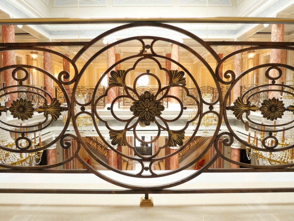 A TRUE ROCOCO CONTEMPORARY JEWEL